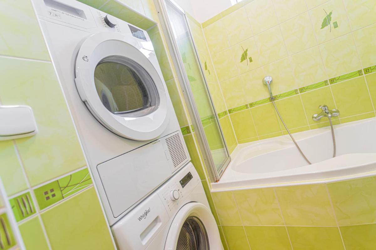 Jet Hottub - Washer&Dryer - 12Min Center - 160Mbs Wifi Prague Luaran gambar